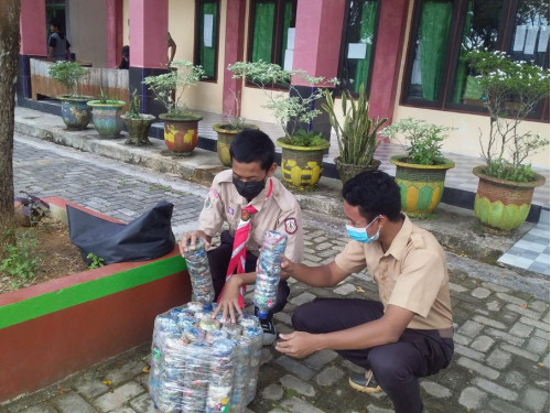PEMBUATAN ECOBRICK