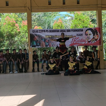 PENAMPILAN TARI TRADISIONAL KELAS 7