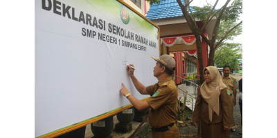 SMPN 1 Simpang Empat Deklarasikan Sekolah Ramah Anak