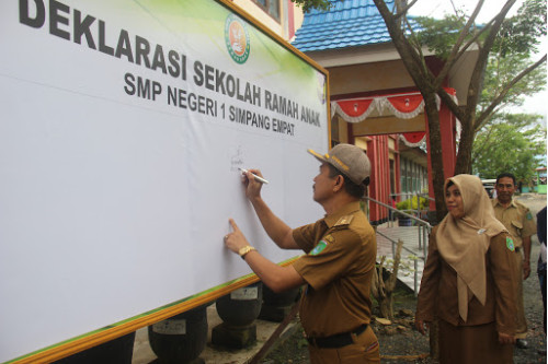 SMPN 1 Simpang Empat Deklarasikan Sekolah Ramah Anak